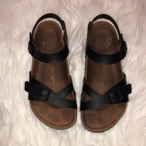 Black strappy Birkenstock